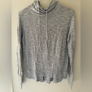 Athleta Women XS Grey Hooded Long Sleeve Shirt Knit Hoodie Top Thumb Holes